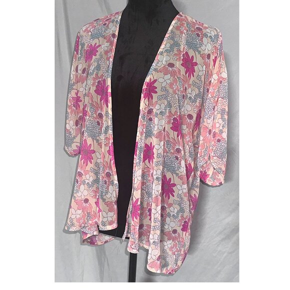 3rd & Malt Sheer Overshirt, Sheer, Peach and Pink Flowered, Size Small - Picture 5 of 7